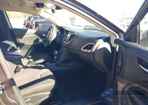 2015 Dodge Dart Sxt z USA, uszkodzony, nr VIN 1C3CDFBB9FD223906